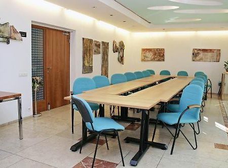 Hotel Maxim Свети-Юр Экстерьер фото
