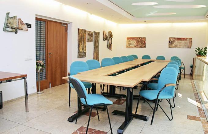 Hotel Maxim Свети-Юр Экстерьер фото