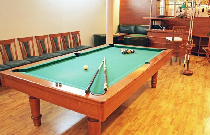 Hotel Maxim Свети-Юр Экстерьер фото